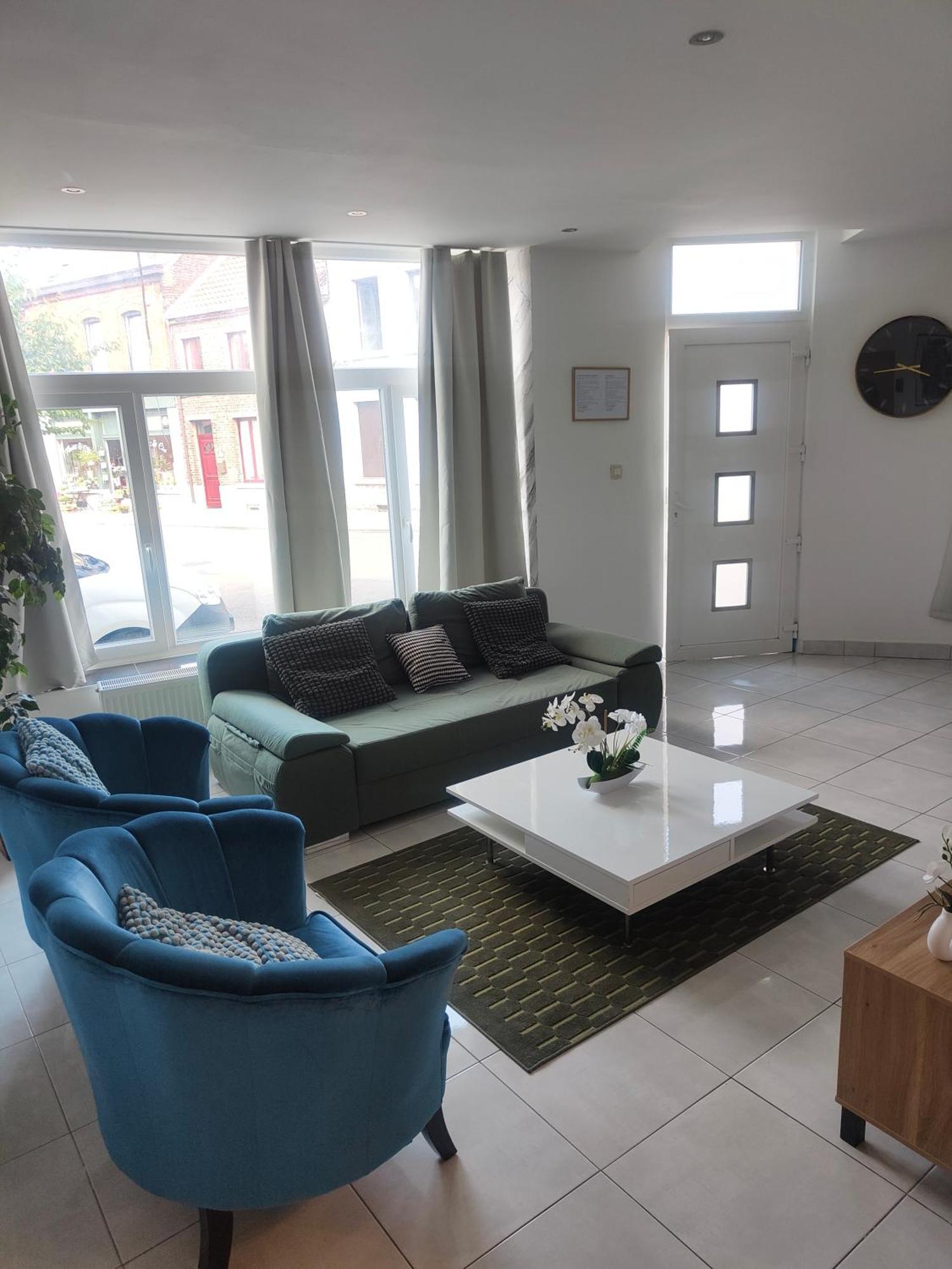 Bel Appartement Confortable Монс Екстериор снимка